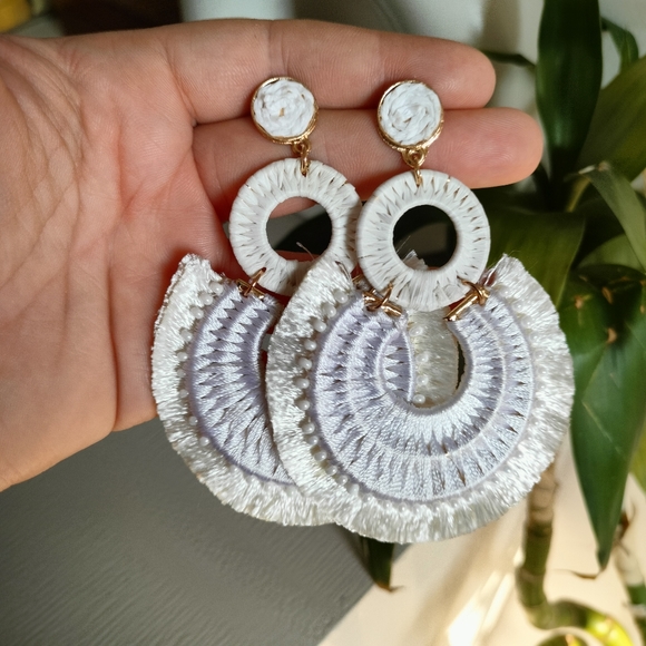 🪴Artemis Collection🪴 Boho Tassel Statement Earrings - Picture 6 of 17
